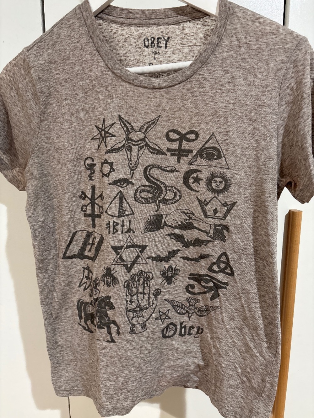 OBEY T-Shirt (women’s sm)